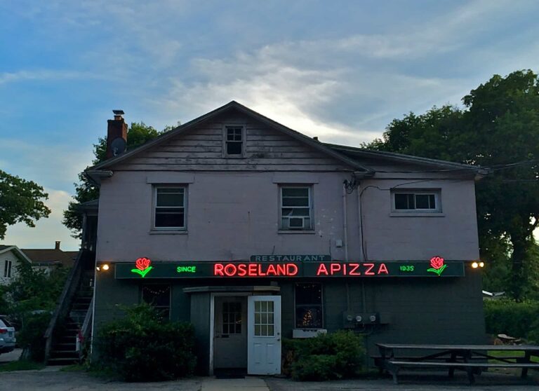 Roseland Pizza Outlet